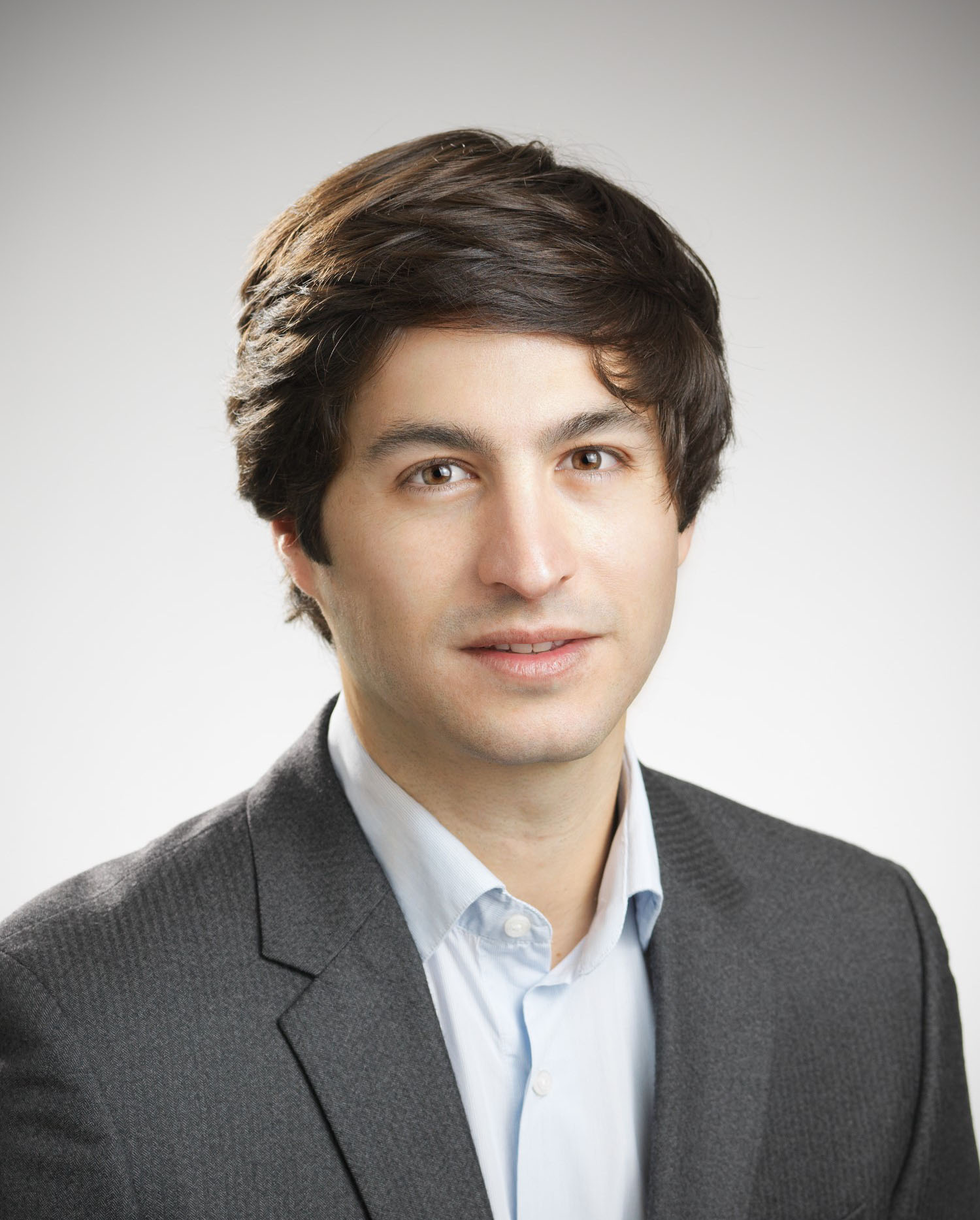 Dr Luis Raiado