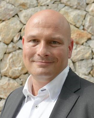 Dr Florian Schwaak